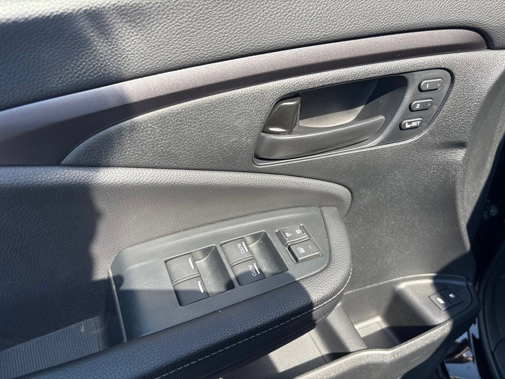Used 2023 Honda Passport EX-L image 15