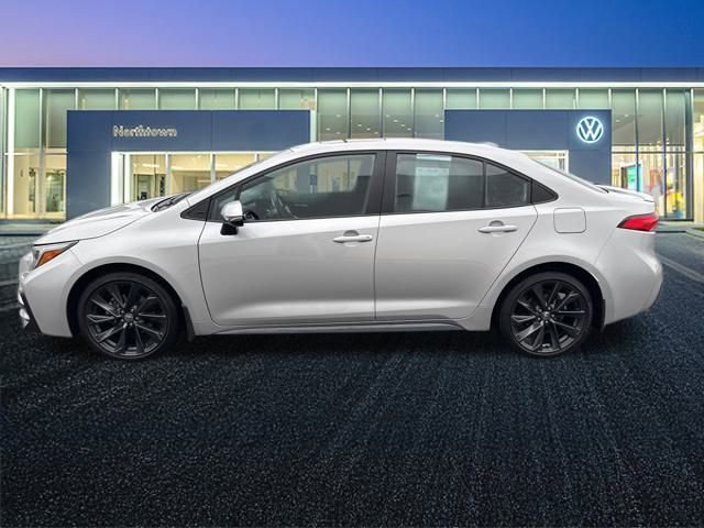 Used 2024 Toyota Corolla SE w/ SE Premium Package image 7