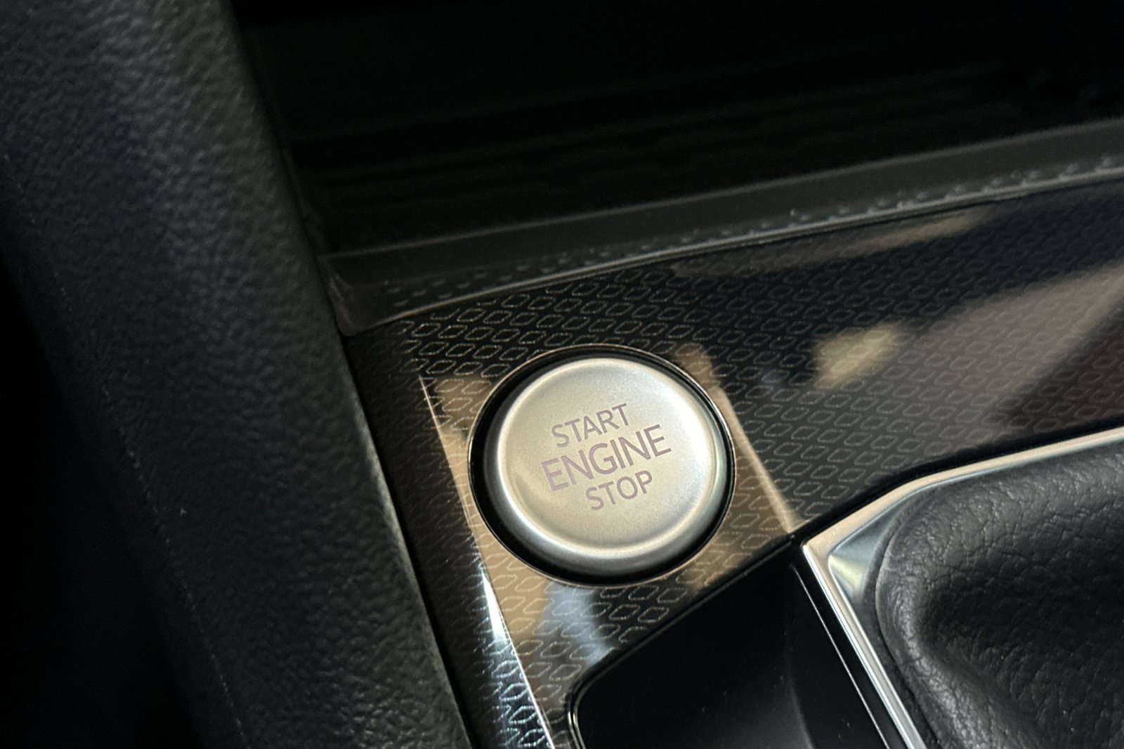New 2026 Volkswagen Taos SE FWD image 20