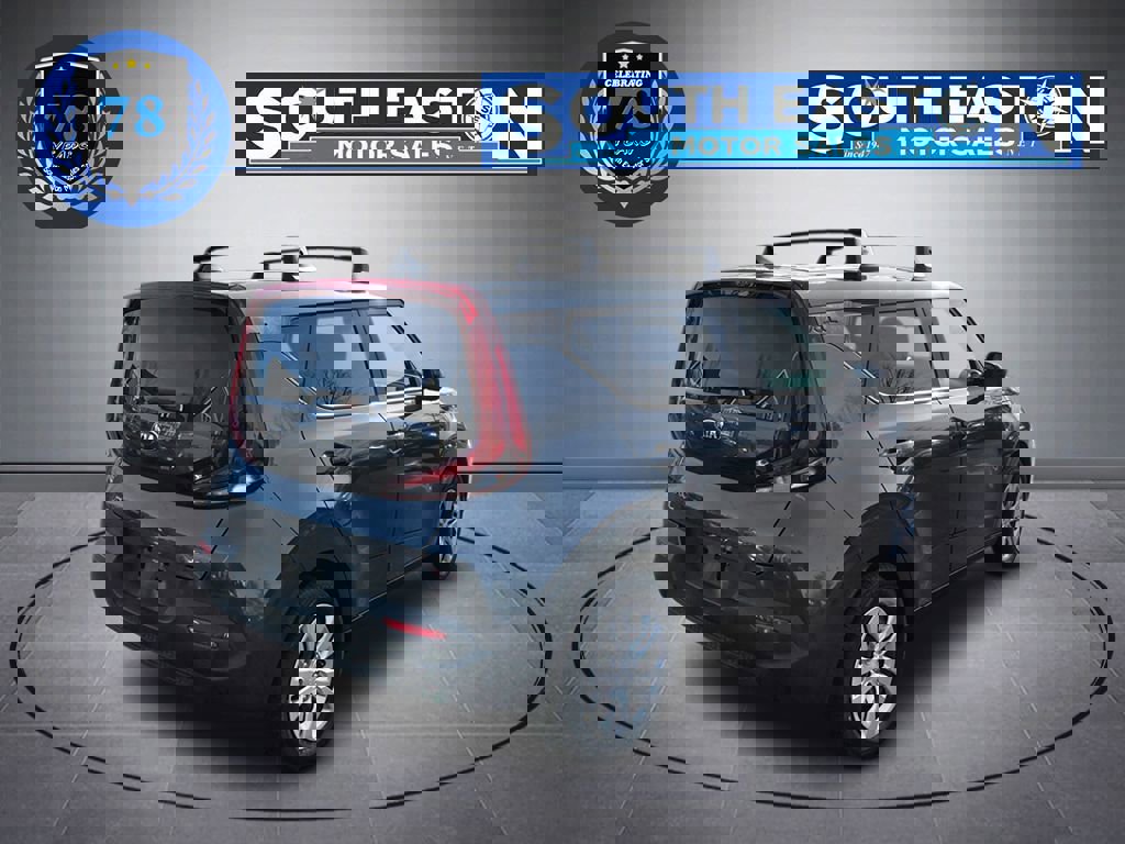 Used 2021 Kia Soul LX image 6