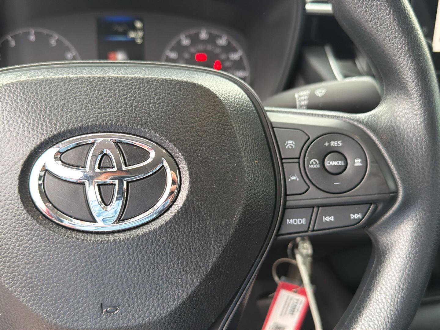 Certified 2025 Toyota Corolla LE FWD image 21