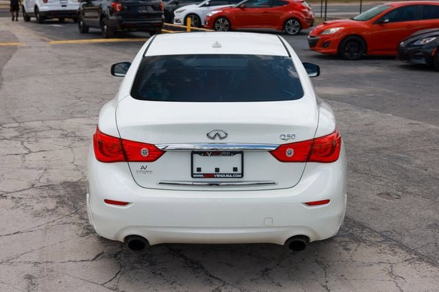 Used 2017 INFINITI Q50 Signature Edition w/ All Weather Package (L93) RWD image 12