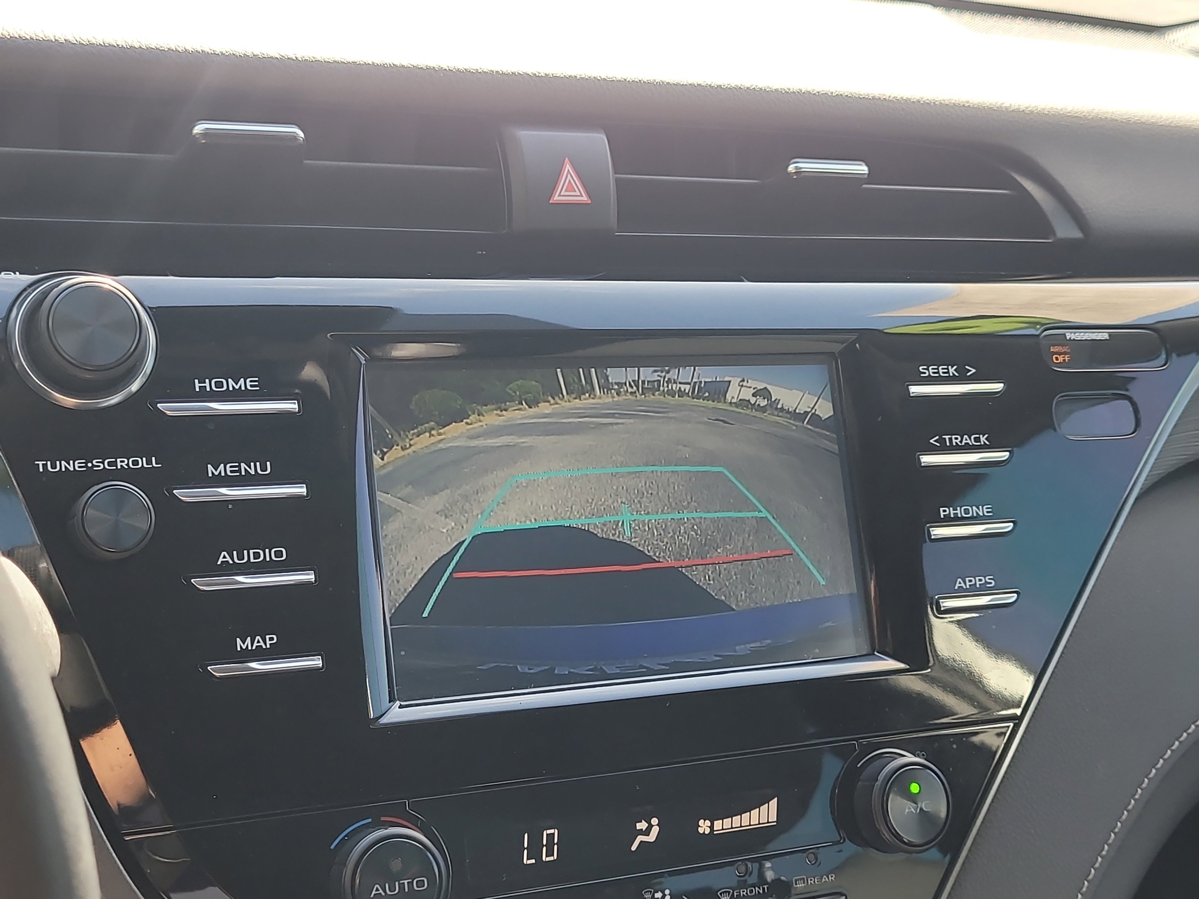 Used 2019 Toyota Camry SE FWD image 22