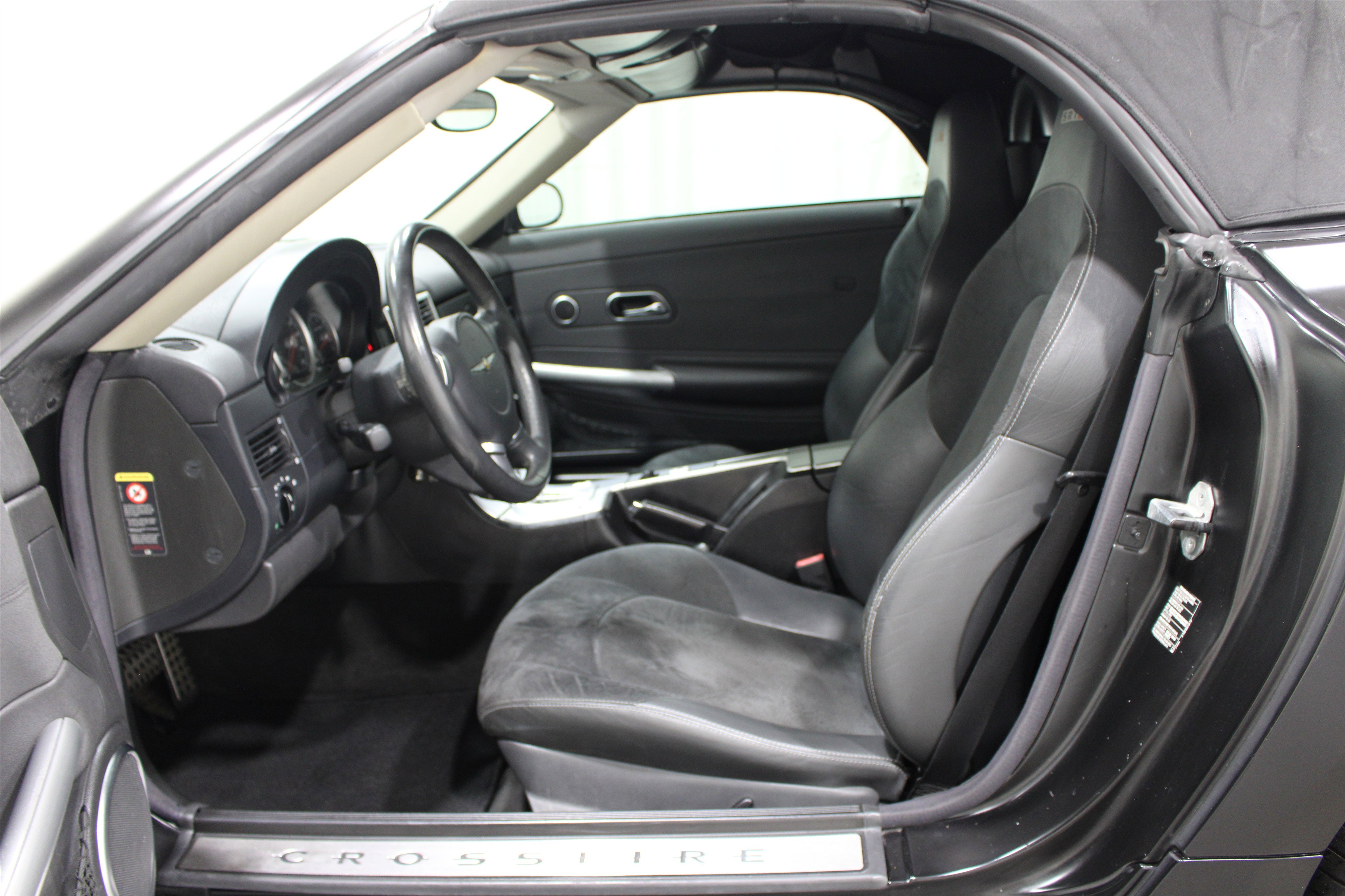 Used 2005 Chrysler Crossfire SRT-6 image 3