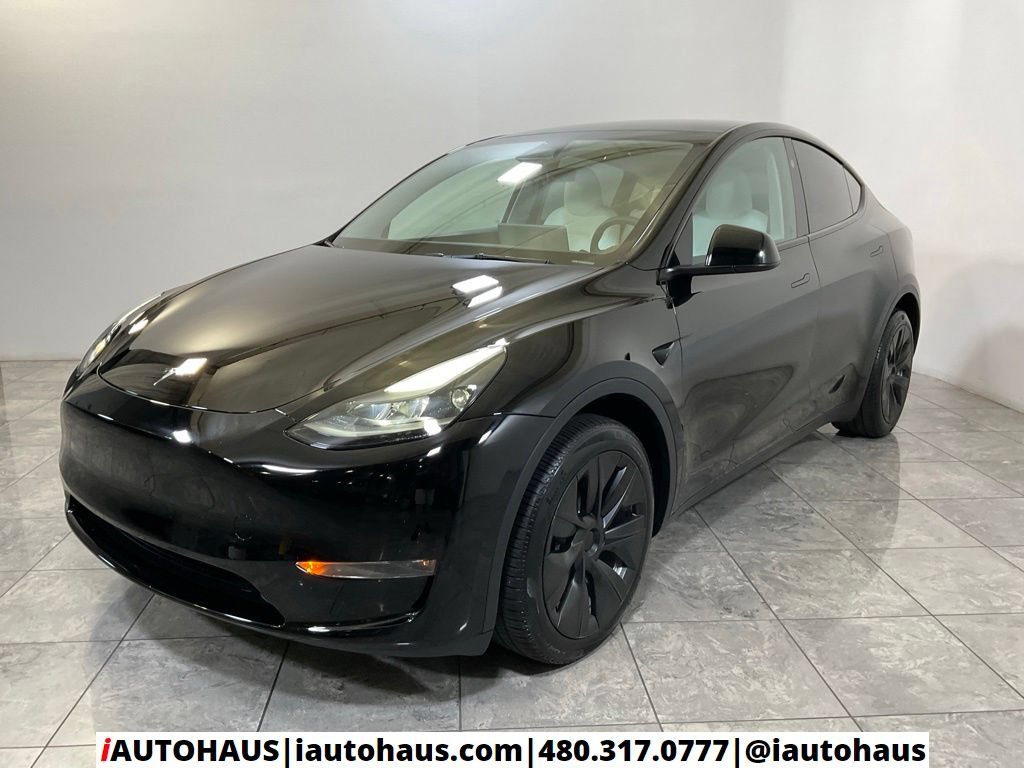 Used 2024 Tesla Model Y Long Range AWD/4WD image 2