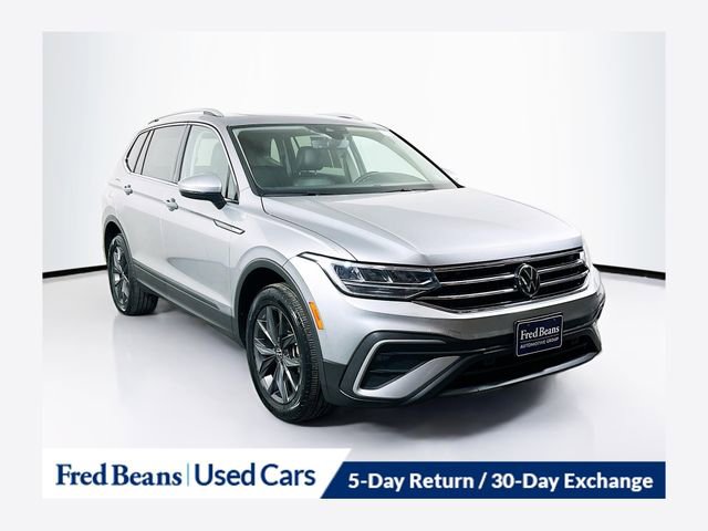 Used 2022 Volkswagen Tiguan SE image 1