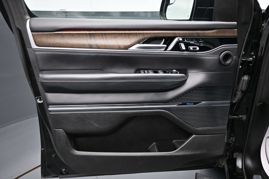 Used 2024 Jeep Grand Wagoneer L 4WD image 10