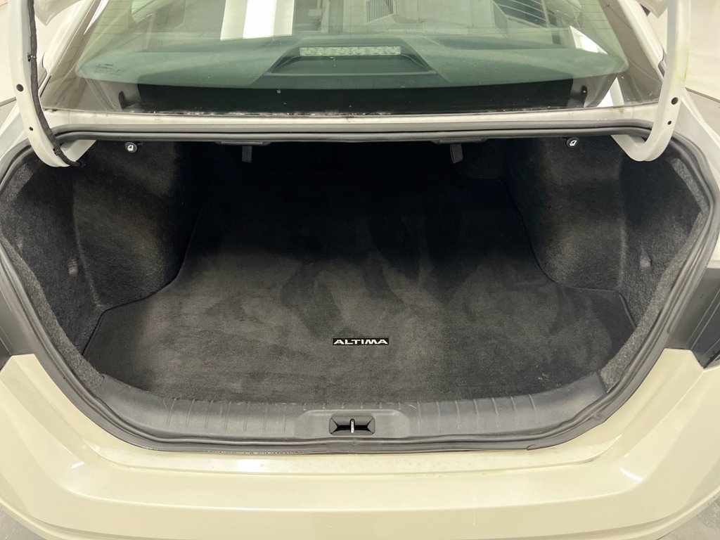 Used 2024 Nissan Altima 2.5 SV FWD image 23