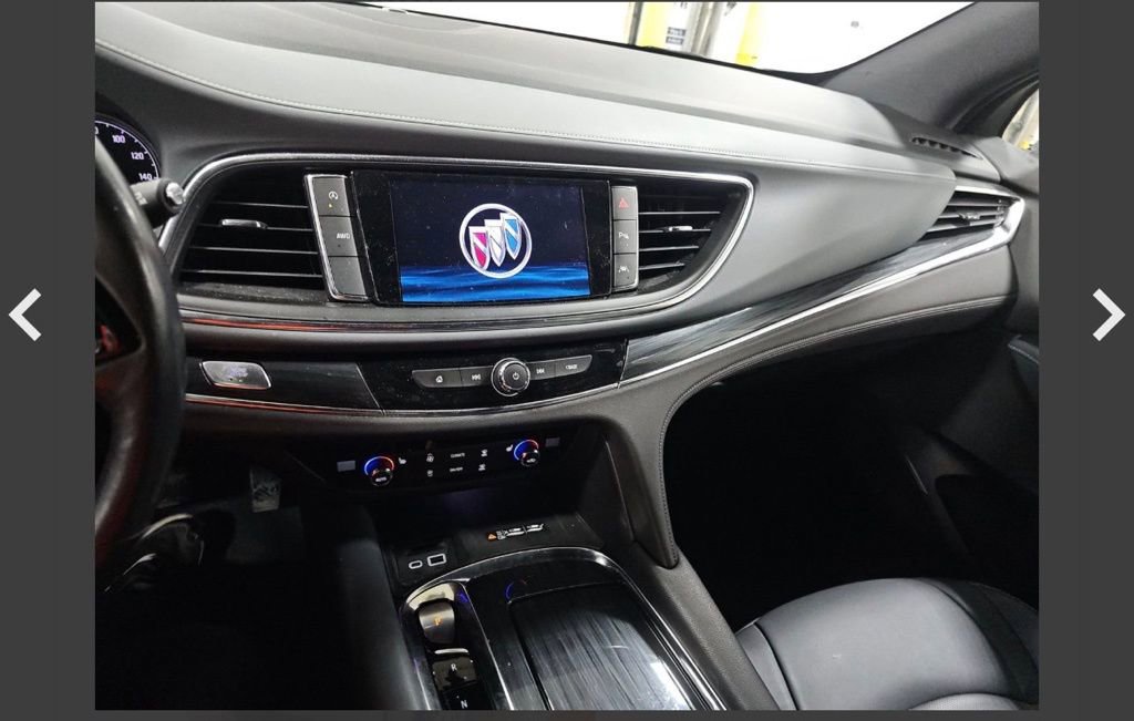 Used 2023 Buick Enclave Essence image 17