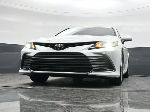 Used 2022 Toyota Camry LE image 26