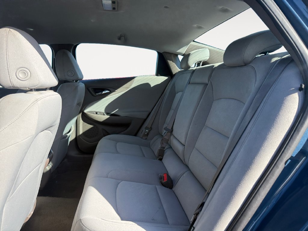 Used 2025 Chevrolet Malibu LT FWD image 13