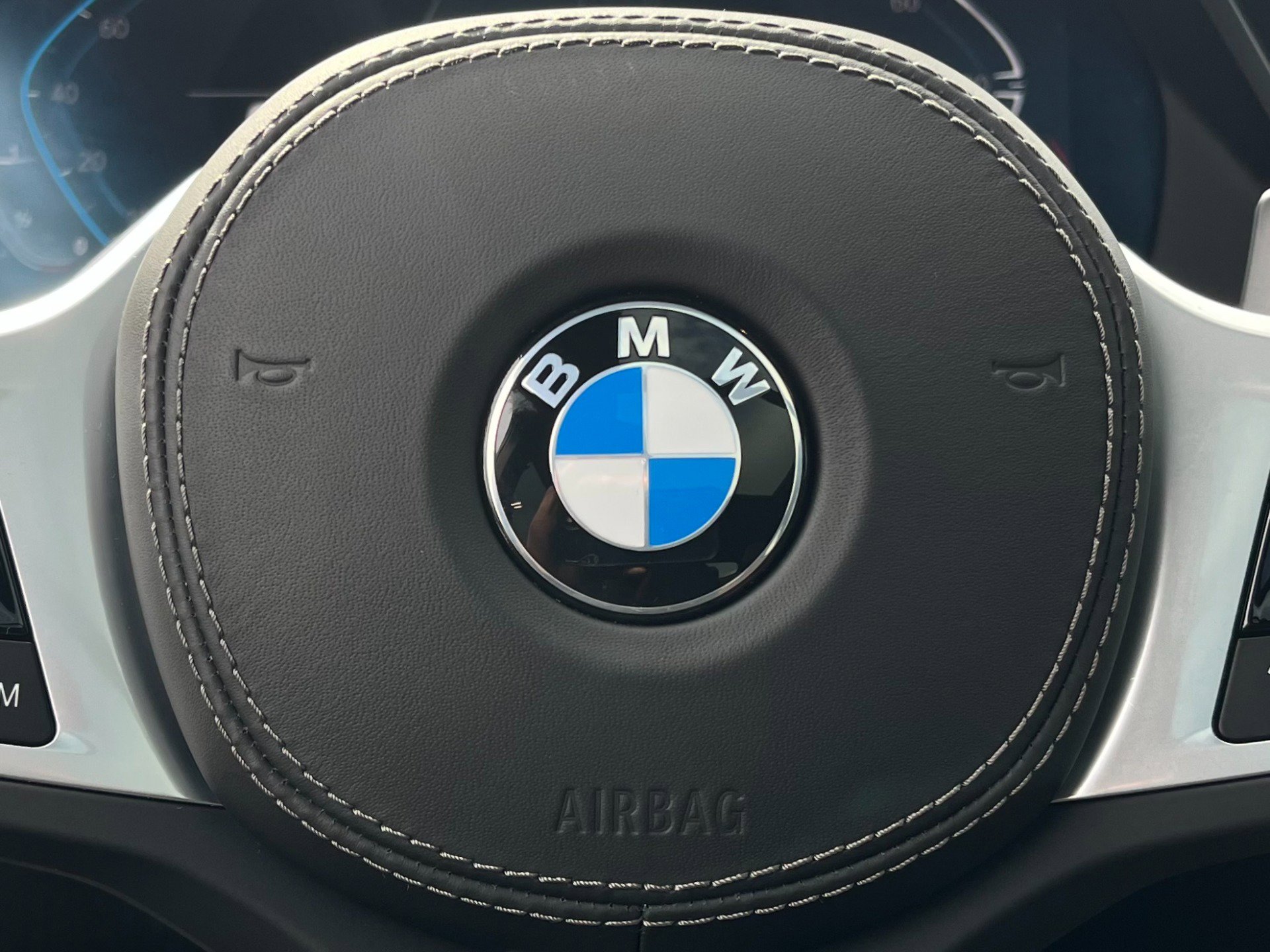 Used 2022 BMW X5 xDrive40i w/ M Sport Package image 34