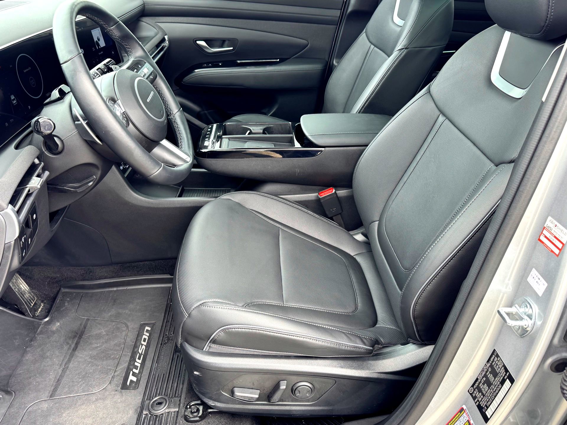 Used 2025 Hyundai Tucson Limited image 12