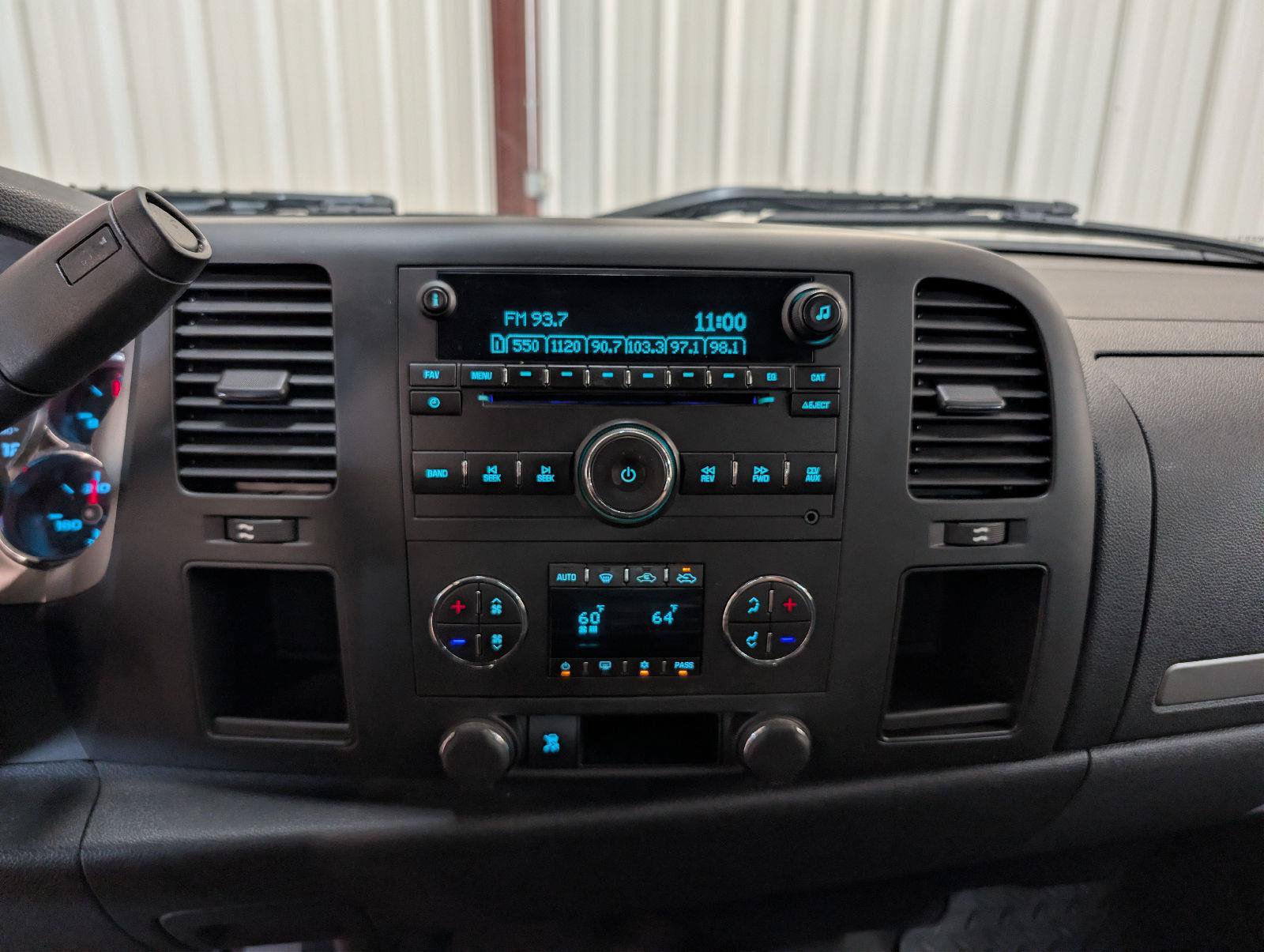 Used 2009 Chevrolet Silverado 1500 2WD Crew Cab w/ Exterior Plus Package image 26