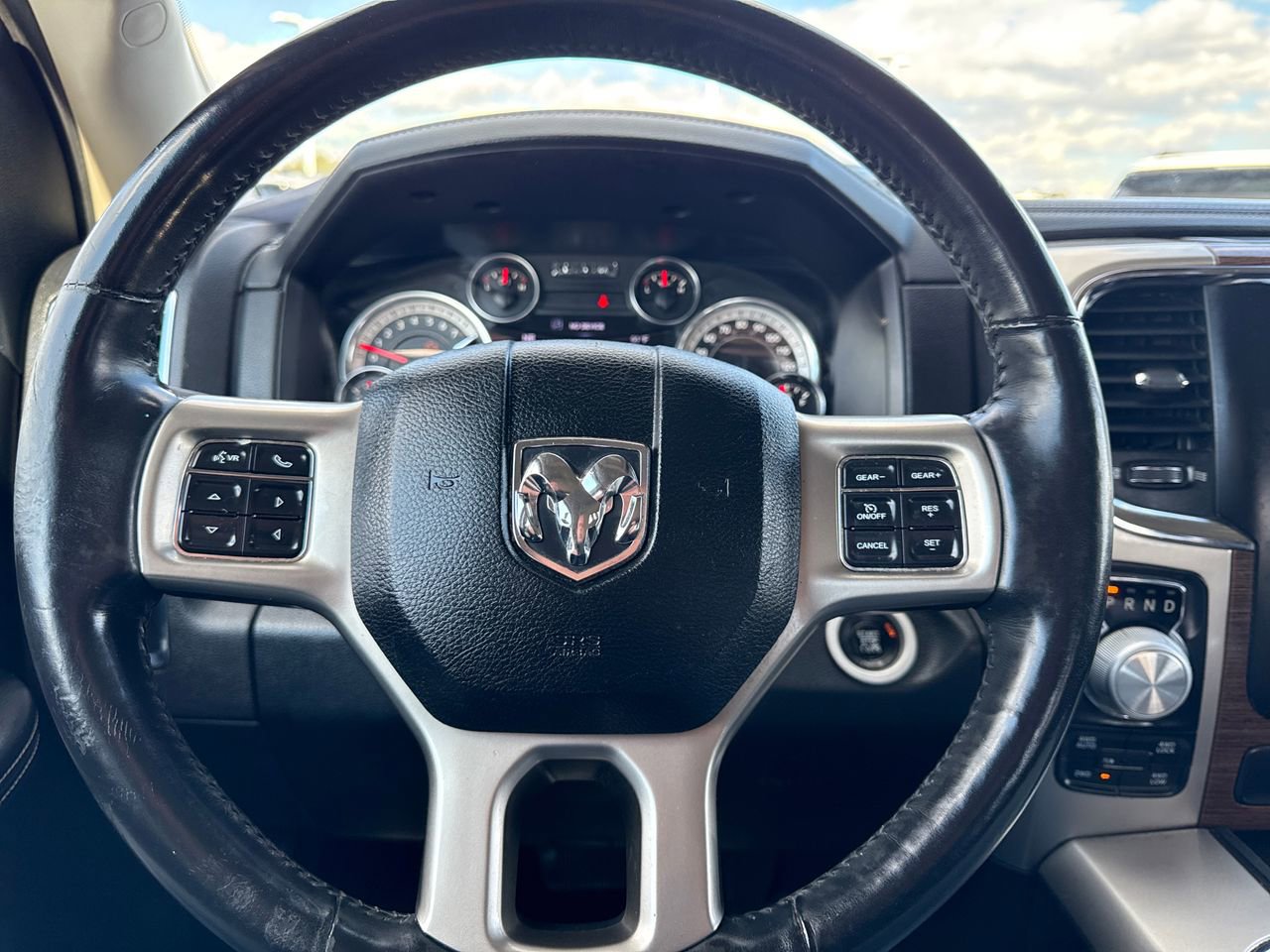 Used 2016 RAM 1500 Laramie w/ Convenience Group image 16