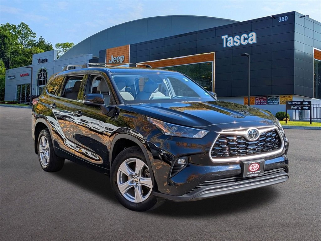 Used 2022 Toyota Highlander LE