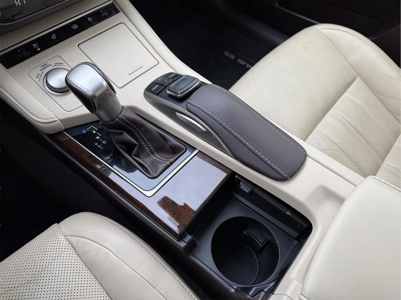 Used 2016 Lexus ES 350 w/ Luxury Package w/Wood Trim FWD image 20
