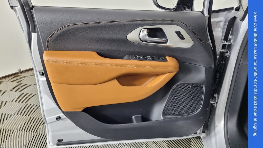 New 2026 Chrysler Pacifica Pinnacle AWD/4WD image 14