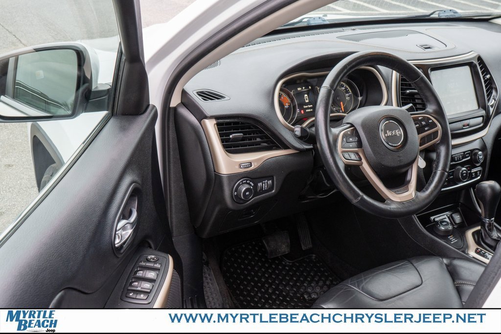 Used 2017 Jeep Cherokee Latitude w/ True North Edition image 15