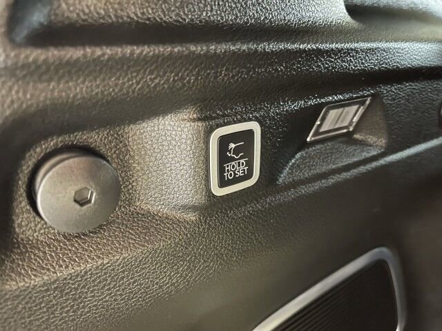 Used 2024 Jeep Grand Cherokee L Limited w/ Luxury Tech Group II image 22