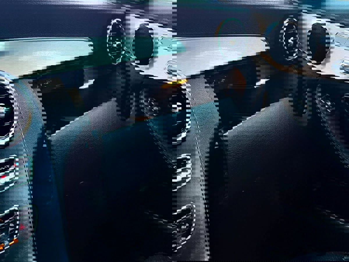 Used 2018 Mercedes-Benz C 300 Sedan w/ Premium Package image 36