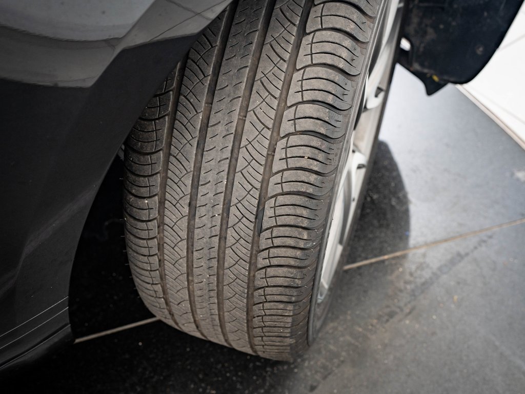 Used 2022 Land Rover Range Rover Velar S image 40