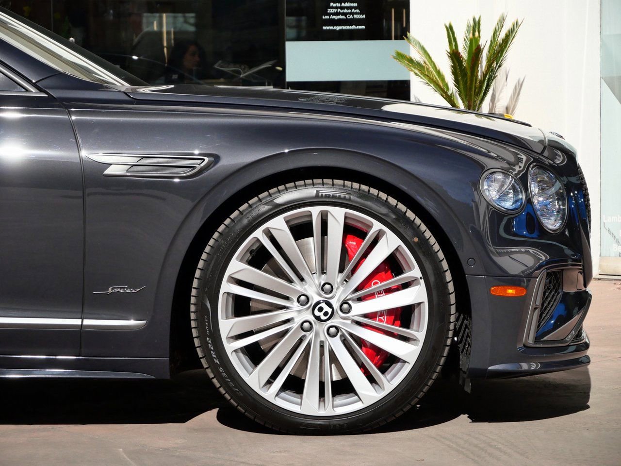 New 2025 Bentley Flying Spur Plug-In Hybrid image 6