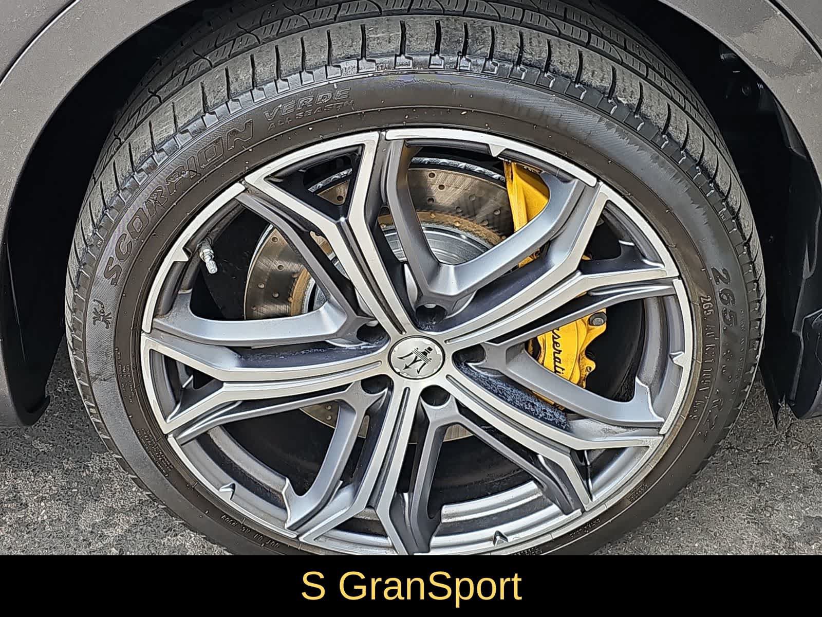Used 2021 Maserati Levante S GranSport AWD/4WD image 12