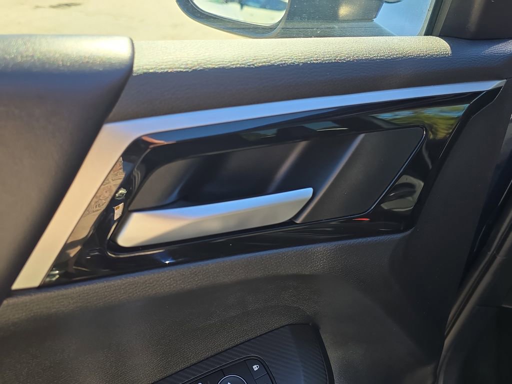 Used 2024 Mitsubishi Outlander SE image 19