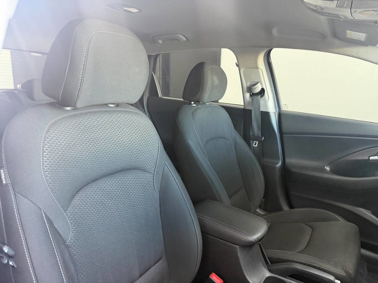 Used 2019 Hyundai Elantra GT FWD image 28