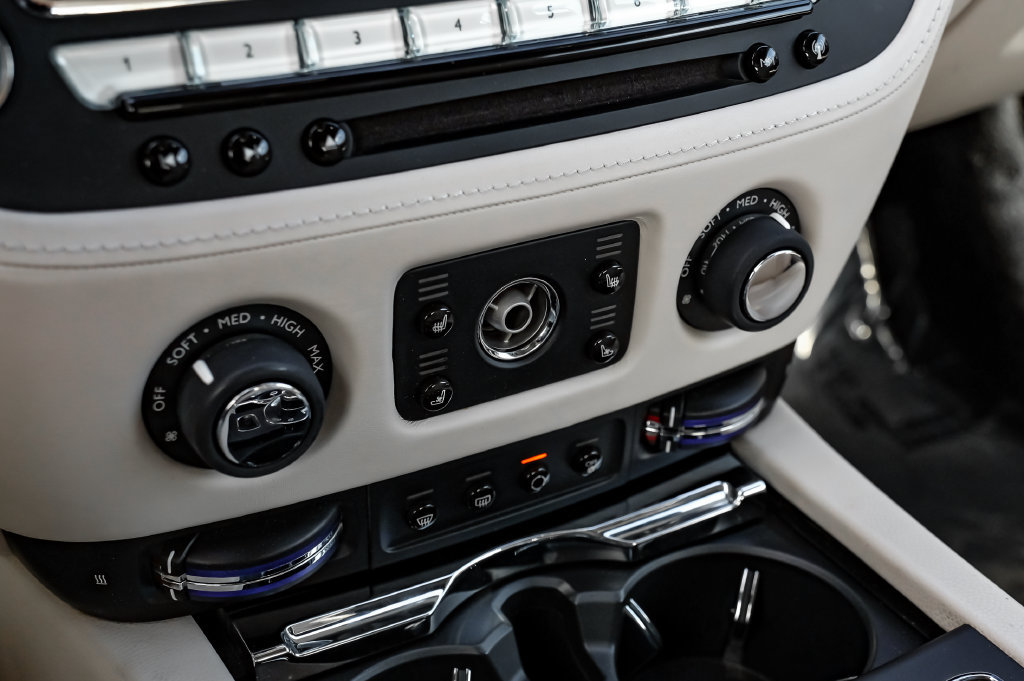 Used 2014 Rolls-Royce Wraith RWD image 19