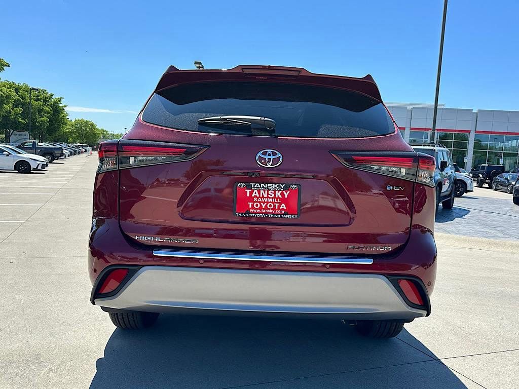 New 2026 Toyota Highlander Platinum AWD/4WD image 4