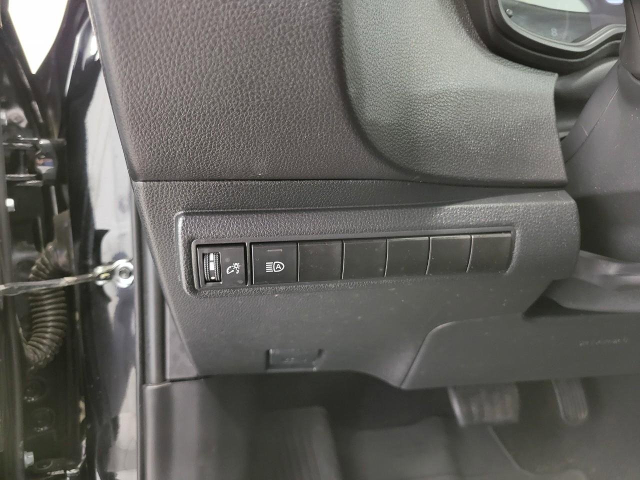 Used 2024 Toyota Corolla LE FWD image 11