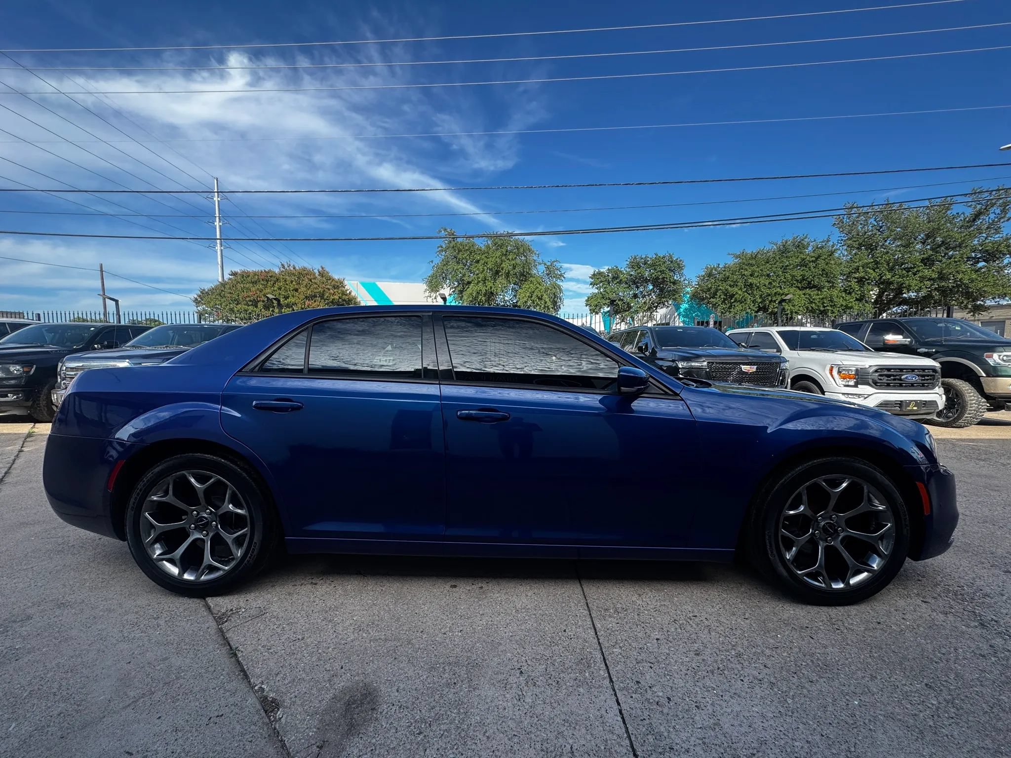 Used 2018 Chrysler 300 S w/ 300S Premium Group RWD image 4