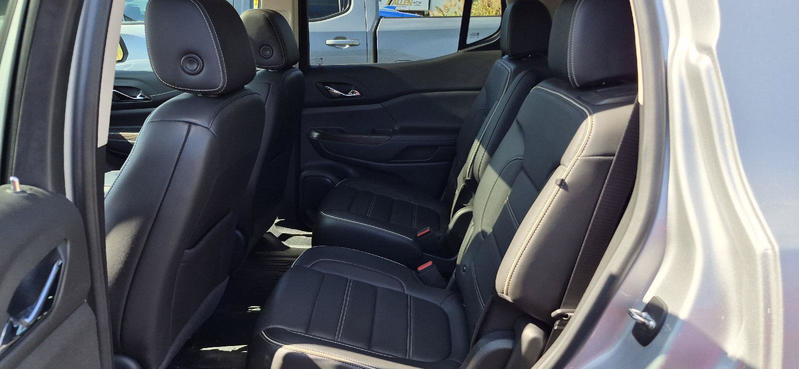 Used 2020 GMC Acadia Denali w/ Technology Package AWD/4WD image 7