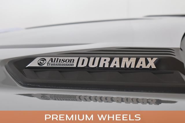 Used 2024 Chevrolet Silverado 2500 High Country w/ Technology Package AWD/4WD image 14