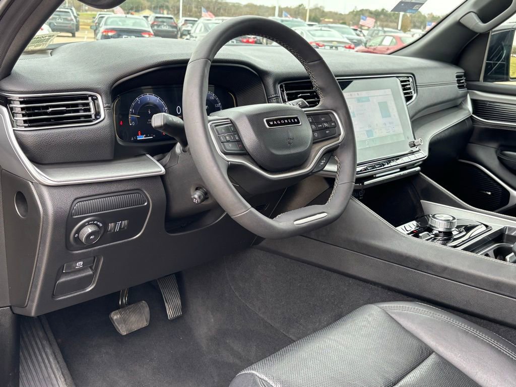 Used 2025 Jeep Wagoneer Series II w/ 8-Passenger Seating Package image 13