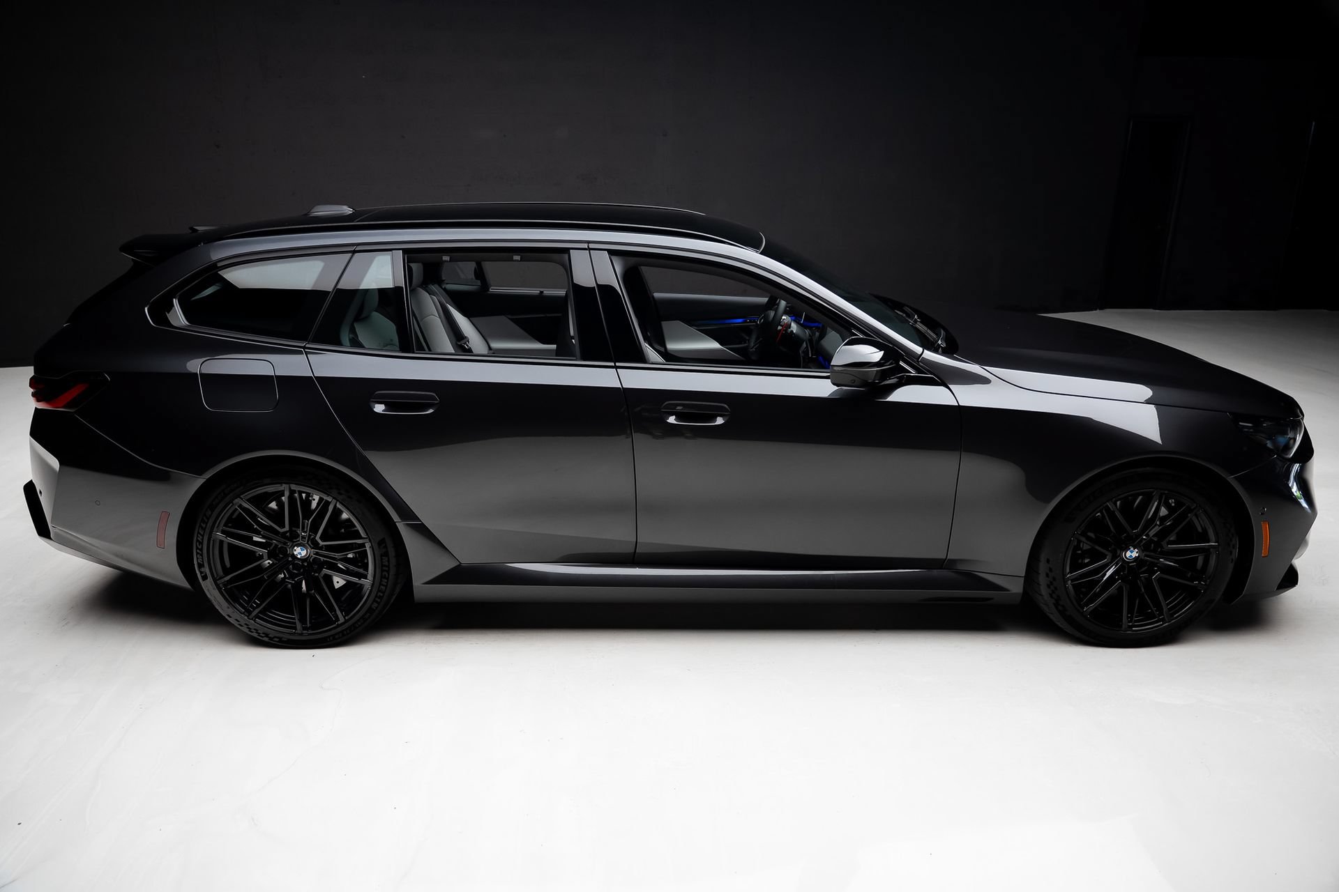 Used 2027 BMW M5 Touring AWD/4WD image 36