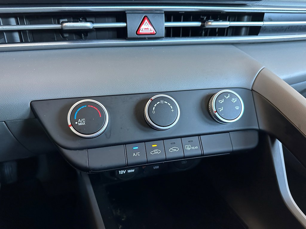 Used 2025 Hyundai Elantra SE image 20