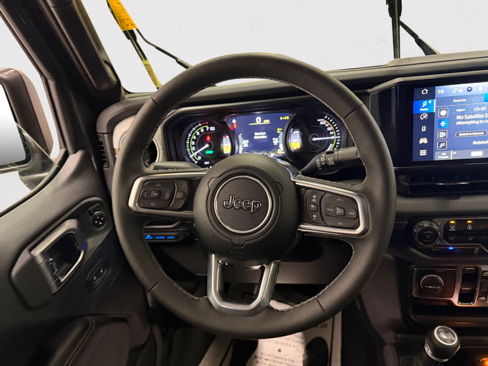 Used 2025 Jeep Wrangler Sahara image 12