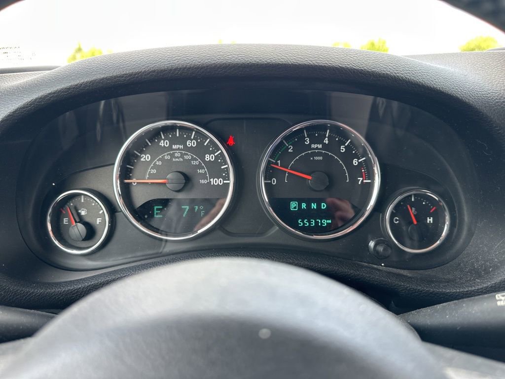Used 2015 Jeep Wrangler Unlimited Rubicon w/ Connectivity Group AWD/4WD image 27