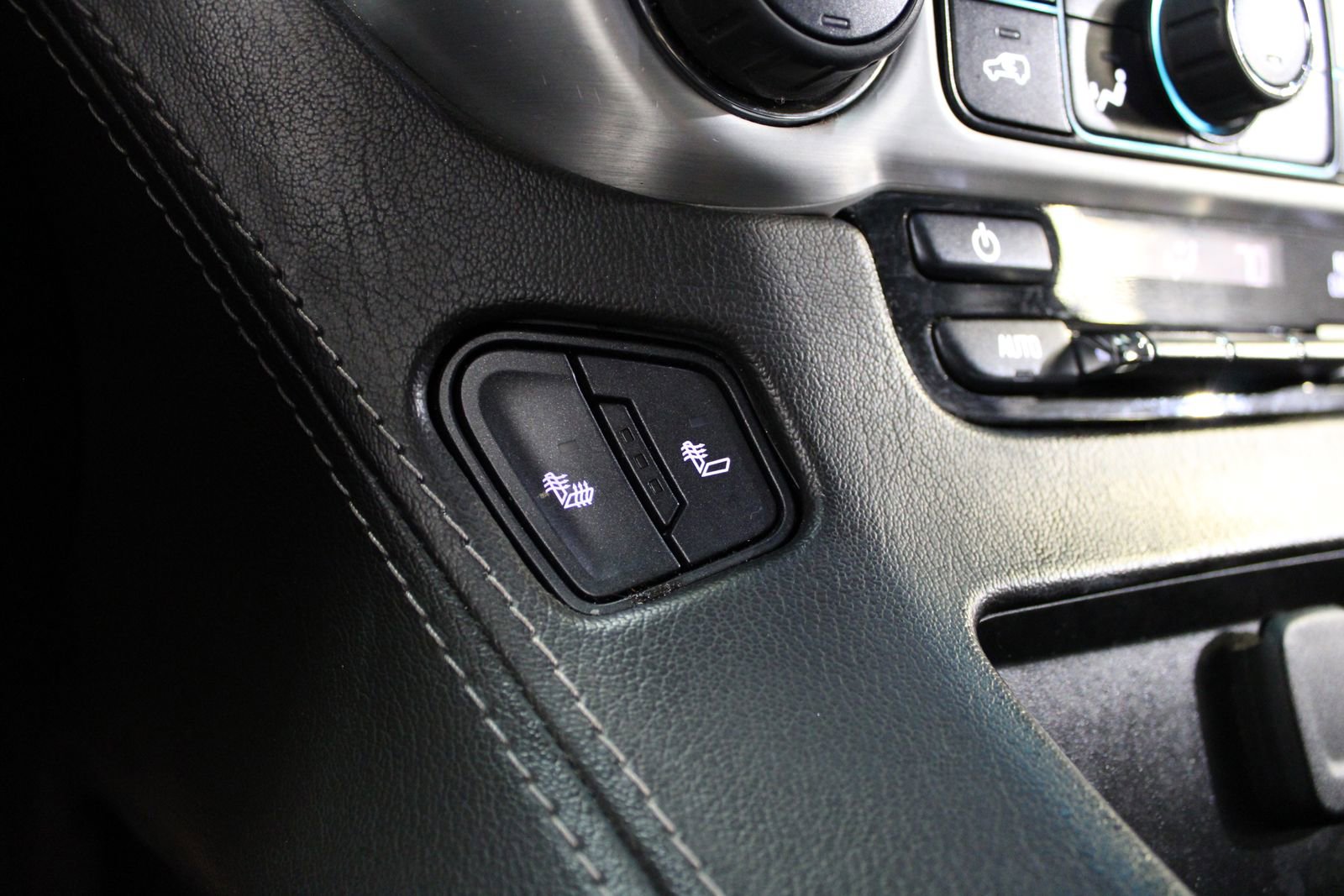 Used 2019 GMC Yukon SLT image 35