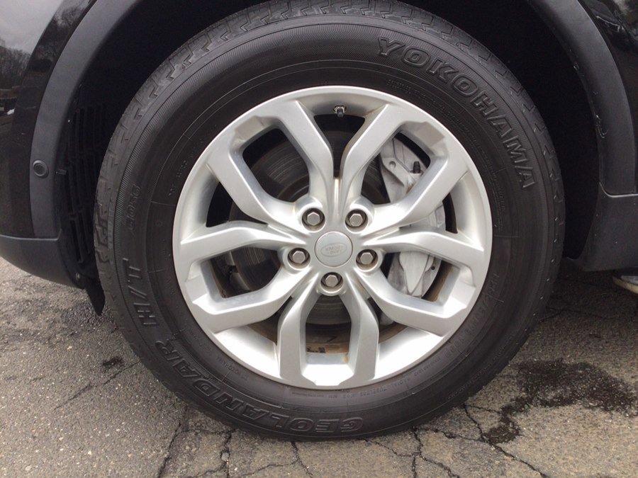 Used 2018 Land Rover Discovery SE image 46