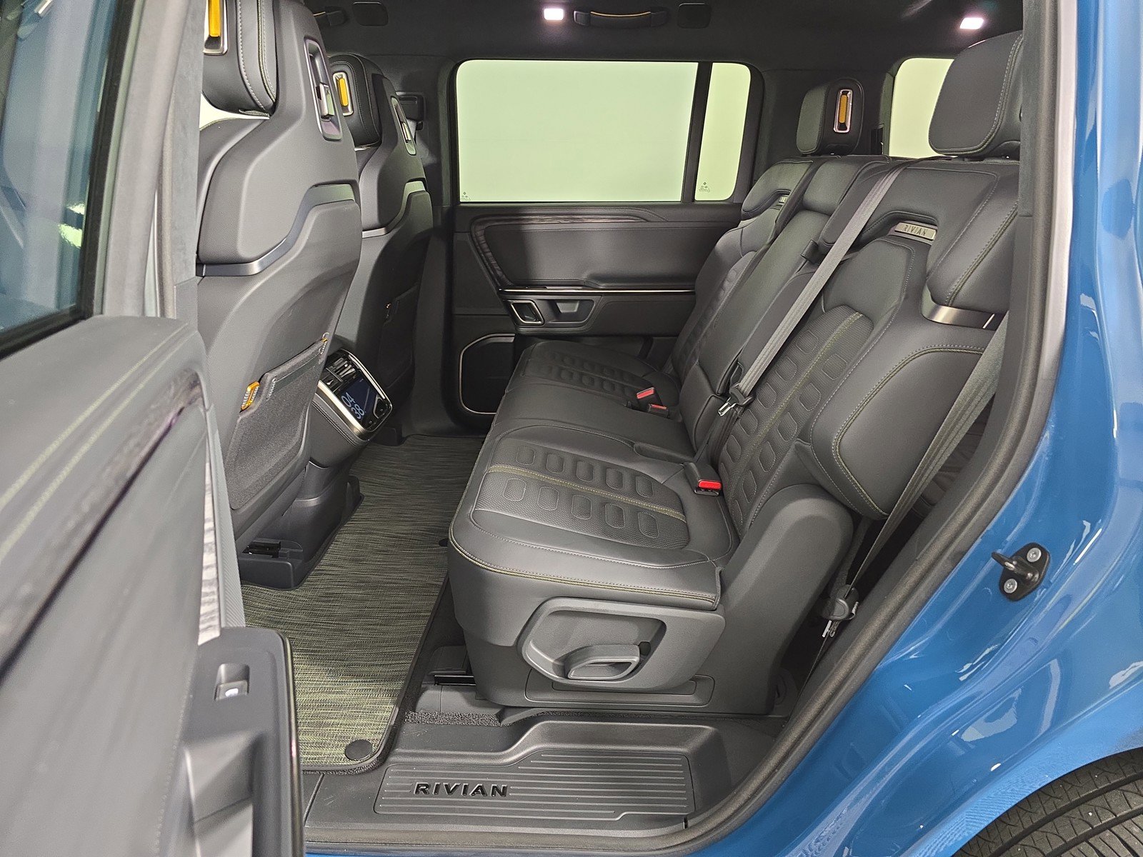 Used 2022 Rivian R1S Launch Edition image 21