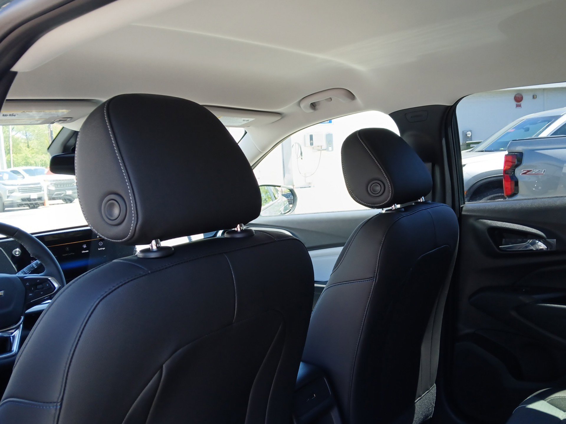 New 2026 Chevrolet Trax LT w/ Driver Confidence Package FWD image 21