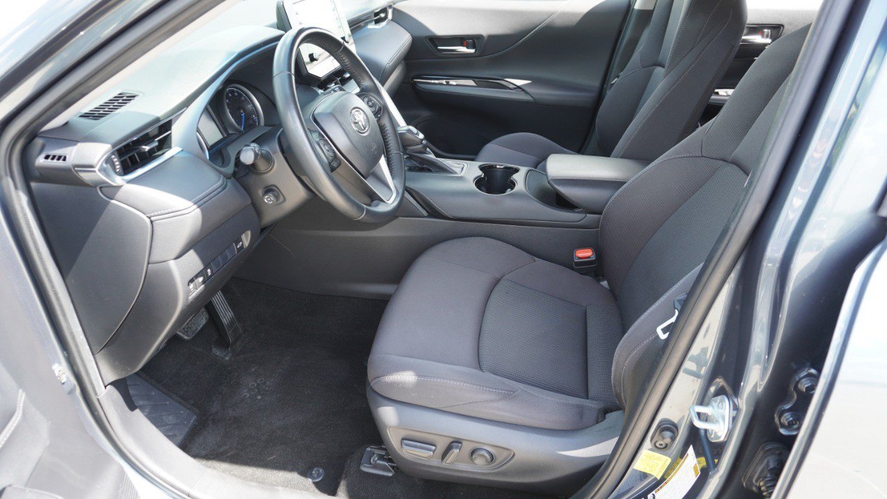 Used 2021 Toyota Venza LE w/ Carpet Mat Package (TMS) AWD/4WD image 14