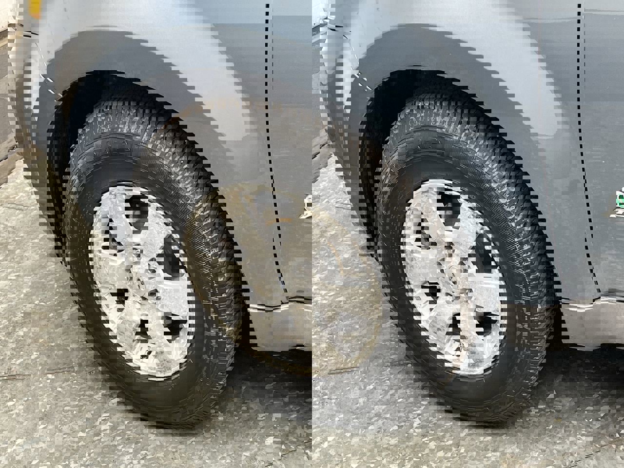 Used 2010 Ford Escape Limited image 28