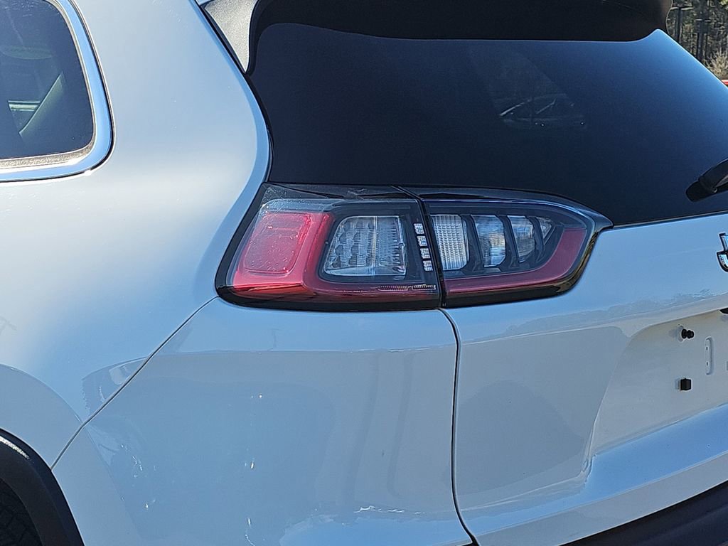 Used 2019 Jeep Cherokee Latitude Plus w/ Comfort/Convenience Group image 37