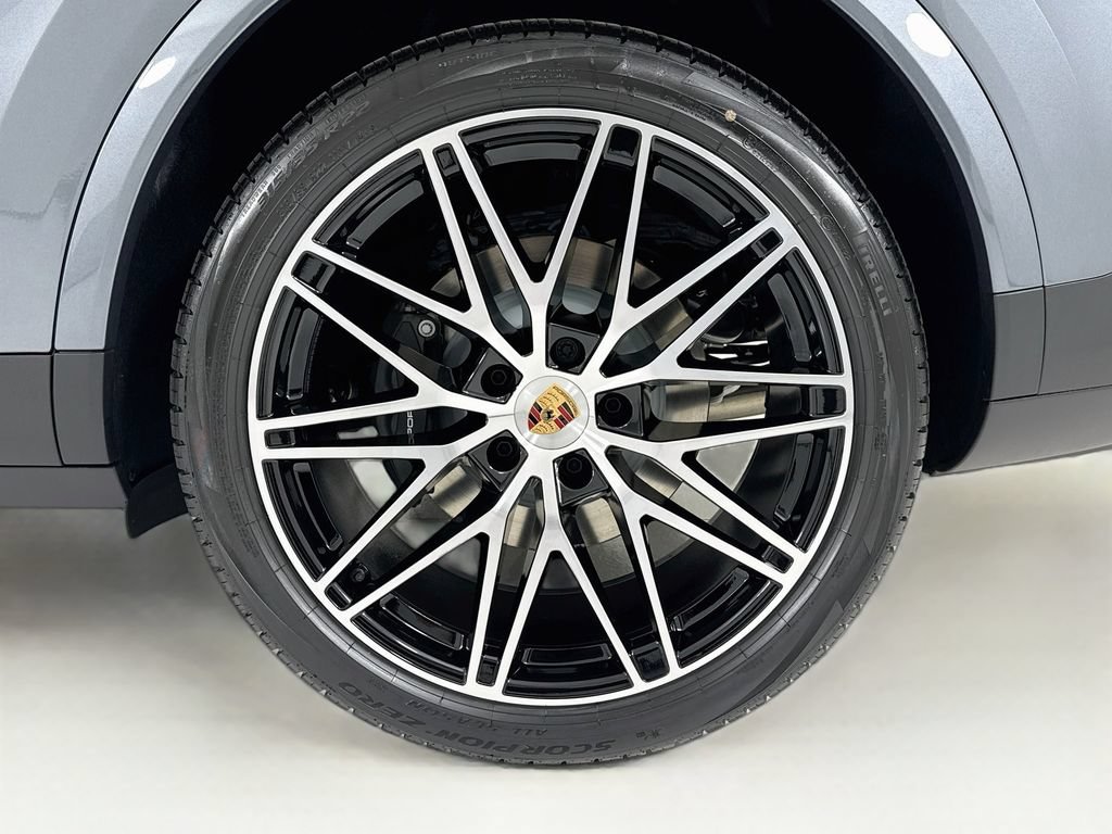 New 2026 Porsche Cayenne Coupe AWD/4WD image 33
