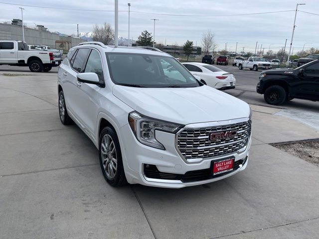 Used 2024 GMC Terrain Denali w/ Denali Premium Package image 7